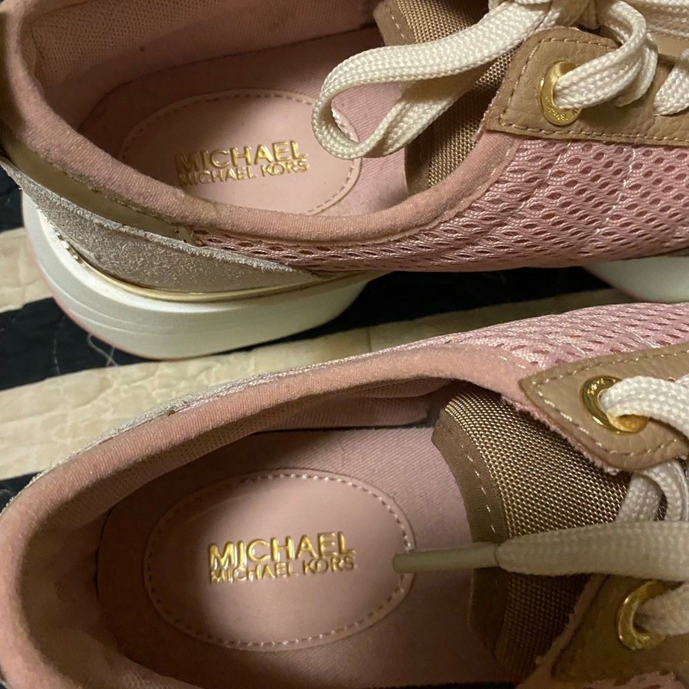 Brand new Michael Kors women’s “Flynn” sneakers - Picture 5 of 5